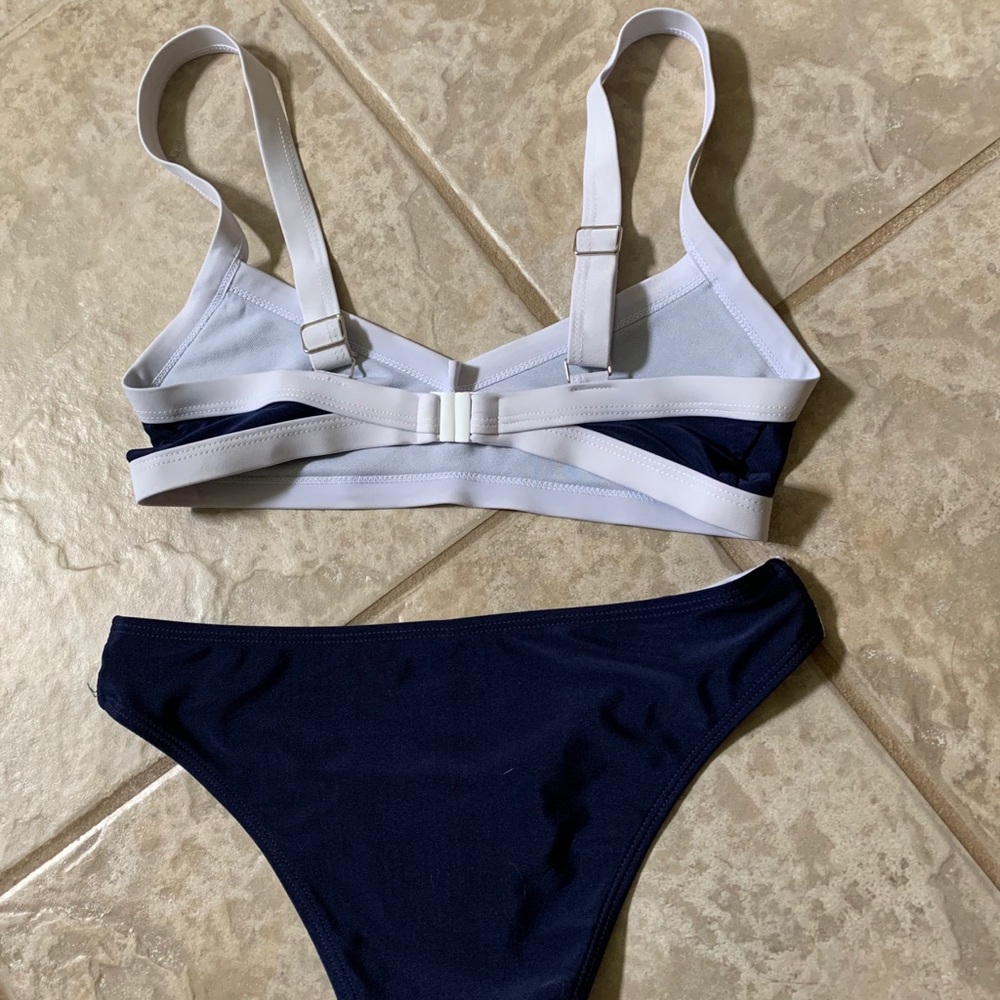 Block Bikini - Picture 2 of 2